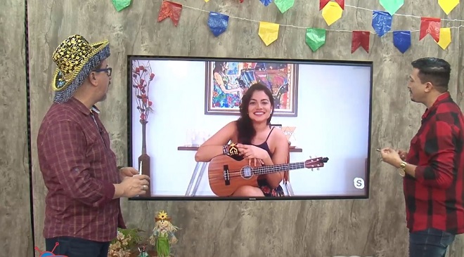 Cantora Flávia Bittencourt