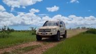 Rally de Regularidade reúne pilotos profissionais e estreantes em carros e motos