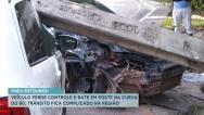 Veículo perde controle e bate em poste na Curva do 90