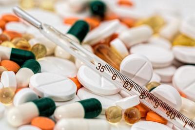 Projeto suspende reajuste de medicamentos por 60 dias e de planos de saúde por 120 dias