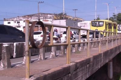 Viadutos apresentam problemas com a falta de manutenção.
