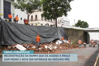 Reconstrução do muro da Praça Dom Pedro II deve terminar no mês de agosto