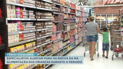Especialistas alertam para os riscos da má alimentação de crianças durante as férias