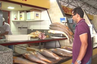Procura por pescados movimenta mercados próximo da Semana Santa