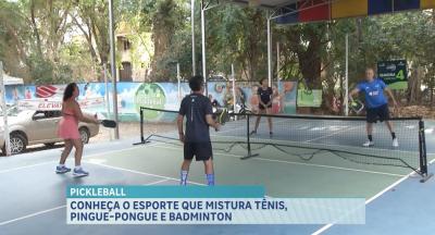 Pickleball: conheça o esporte de raquete jogado em ambientes fechados ou ao ar livre