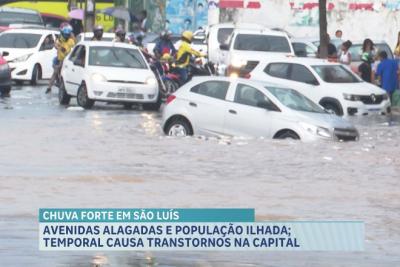 Temporal causa transtornos em São Luís