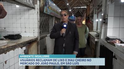 Comerciantes denunciam problemas de limpeza e mau cheiro no Mercado do João Paulo