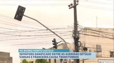 Semáforo danificado entre as Av Getúlio Vargas e Av dos Franceses causa trantornos