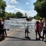 Manifestantes interditam km 87 da BR-135 em Itapecuru